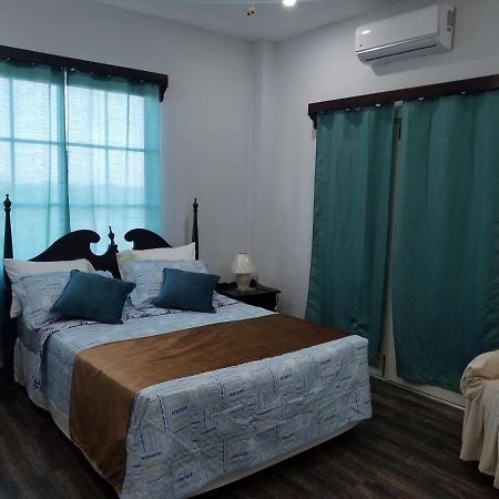 Royal View Apartment Plus Kota Belize Bagian luar foto