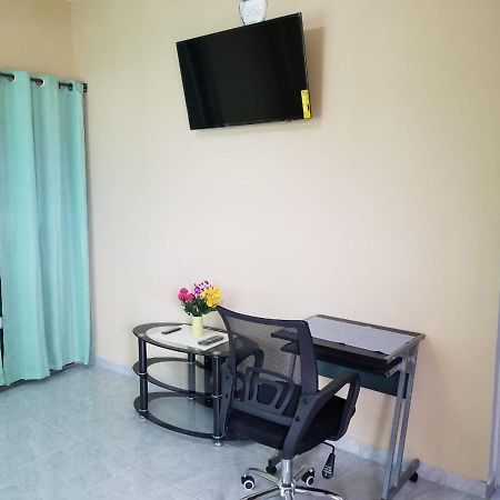 Royal View Apartment Plus Kota Belize Bagian luar foto