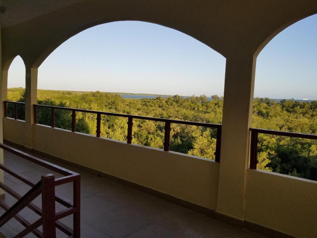 Royal View Apartment Plus Kota Belize Bagian luar foto