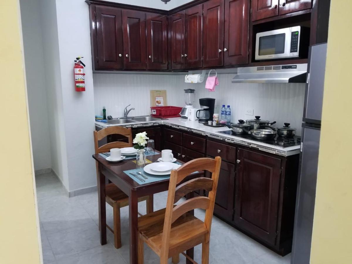 Royal View Apartment Plus Kota Belize Bagian luar foto