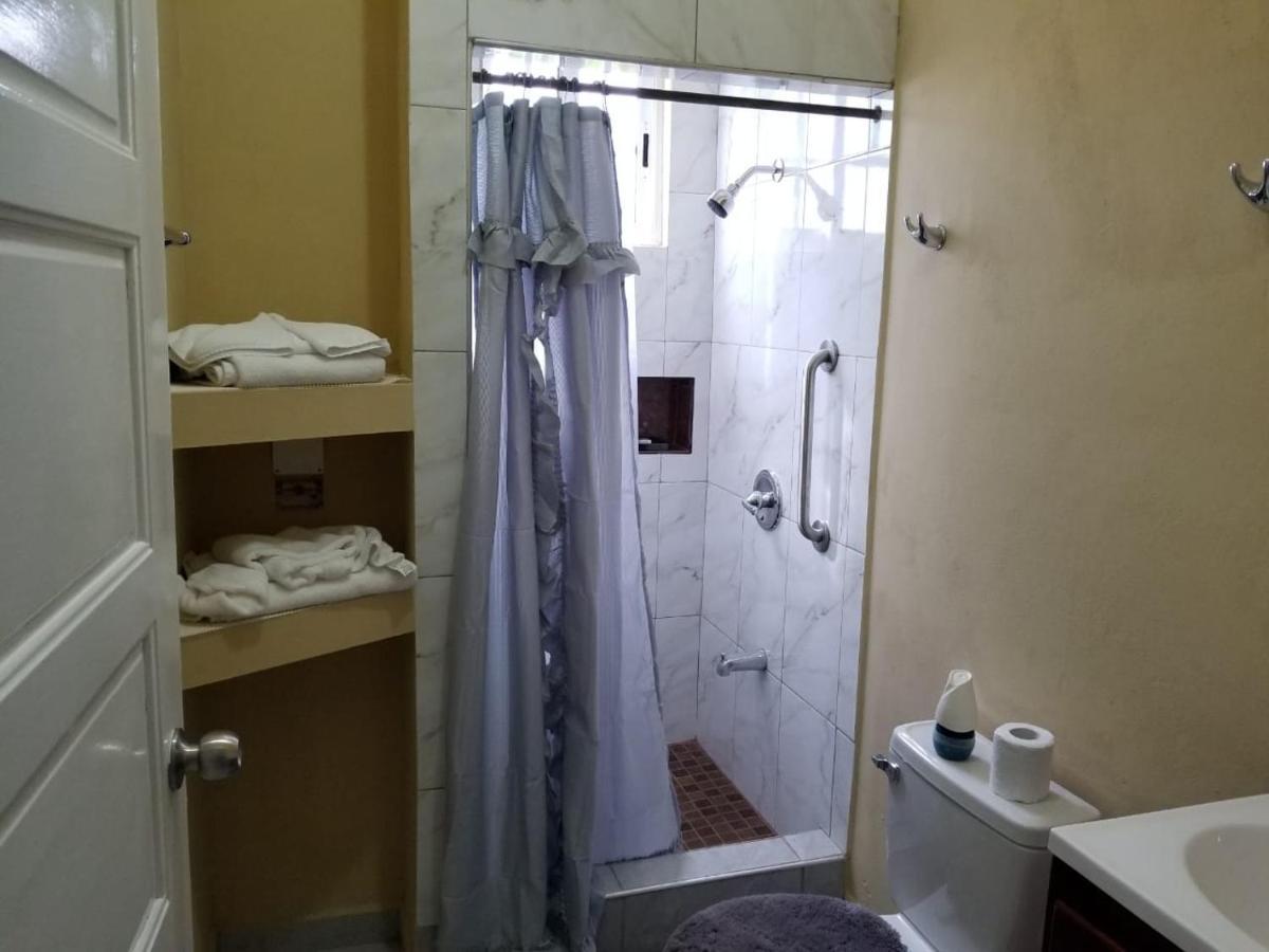 Royal View Apartment Plus Kota Belize Bagian luar foto